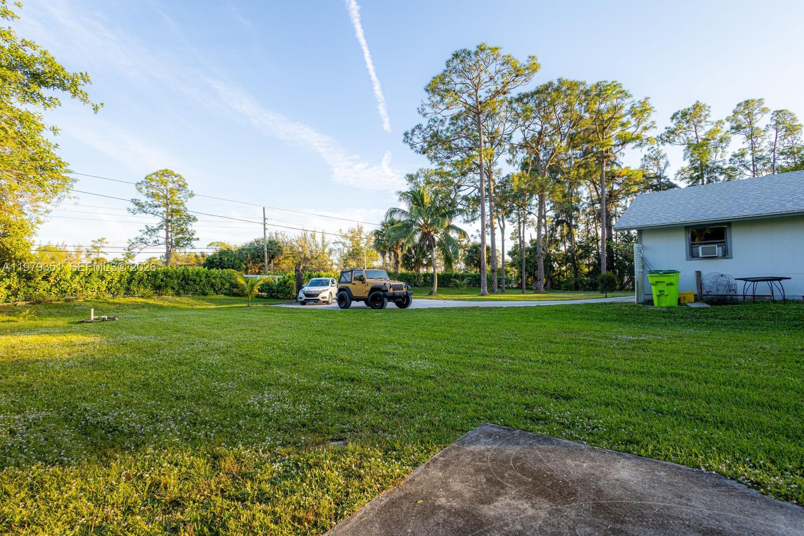 LOXAHATCHEE GROVES - Residential