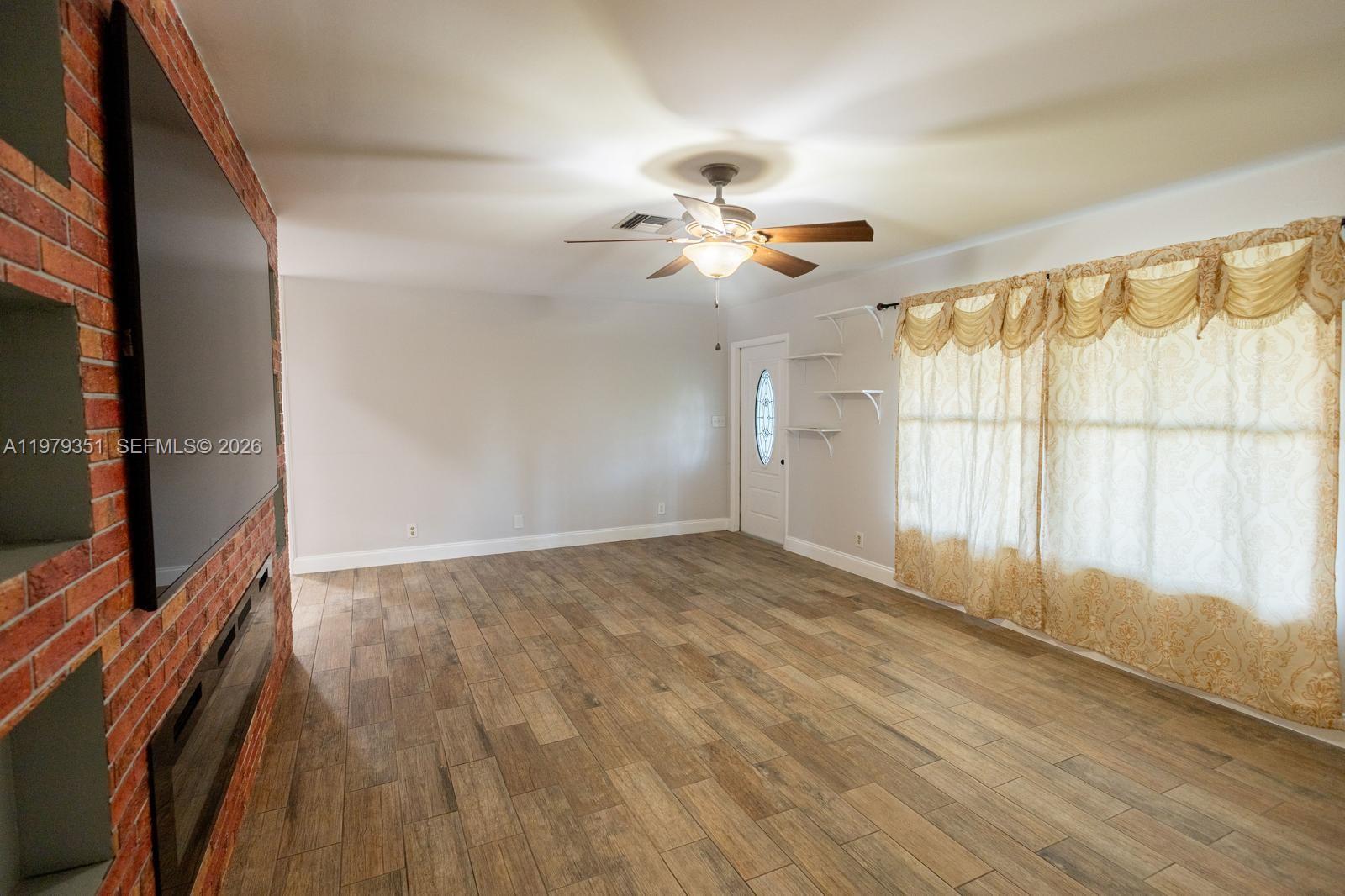 LOXAHATCHEE GROVES - Residential