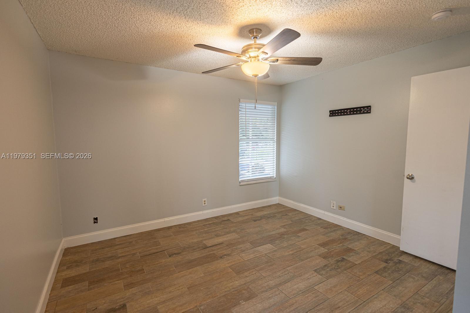 LOXAHATCHEE GROVES - Residential