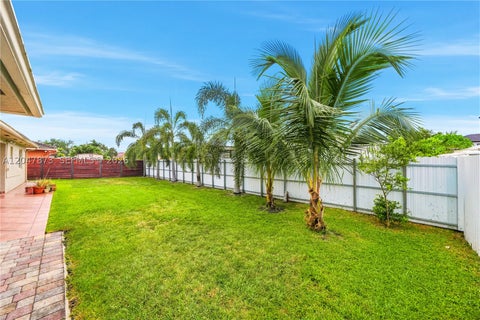 Tiny photo for 15059 SW 33rd Ter, Miami, FL 33185 (MLS # A12047873)