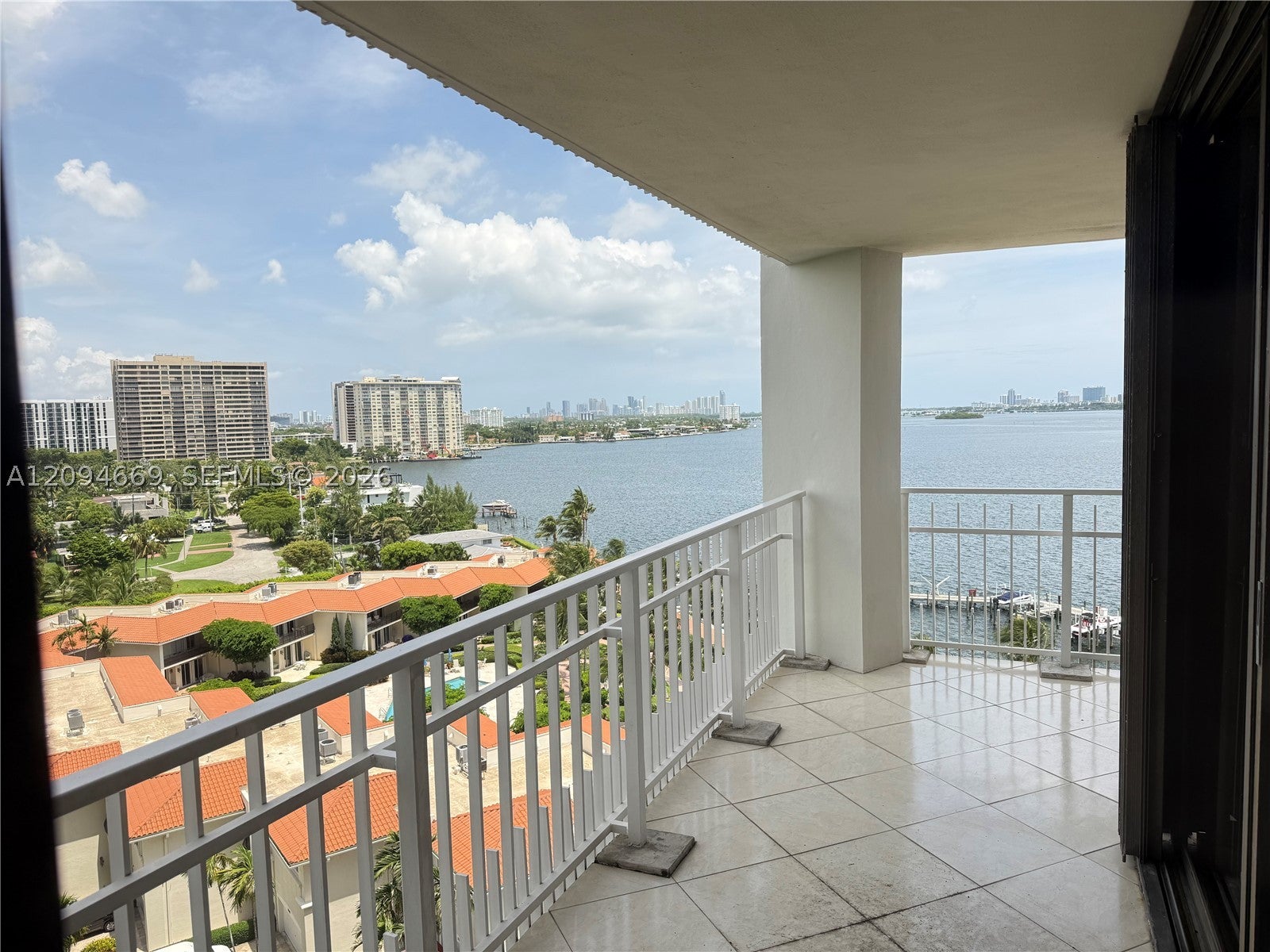 4000 NE Towerside Ter 1101