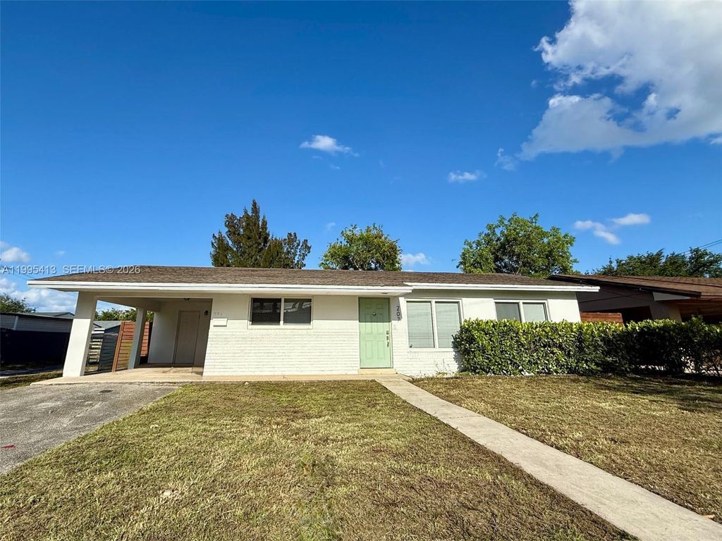 Photo of 207 SW 12th Ave, Dania Beach, FL 33004 (MLS # A11995413)