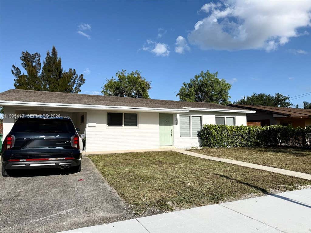 Photo of 207 SW 12th Ave, Dania Beach, FL 33004 (MLS # A11995413)