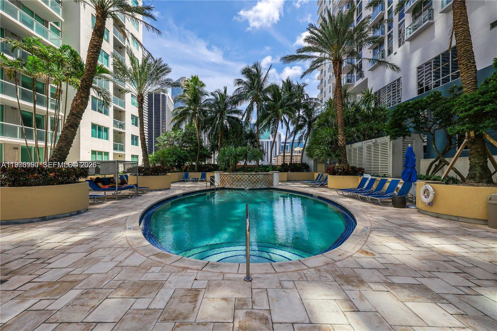 VIZCAYNE SOUTH CONDO - Residential