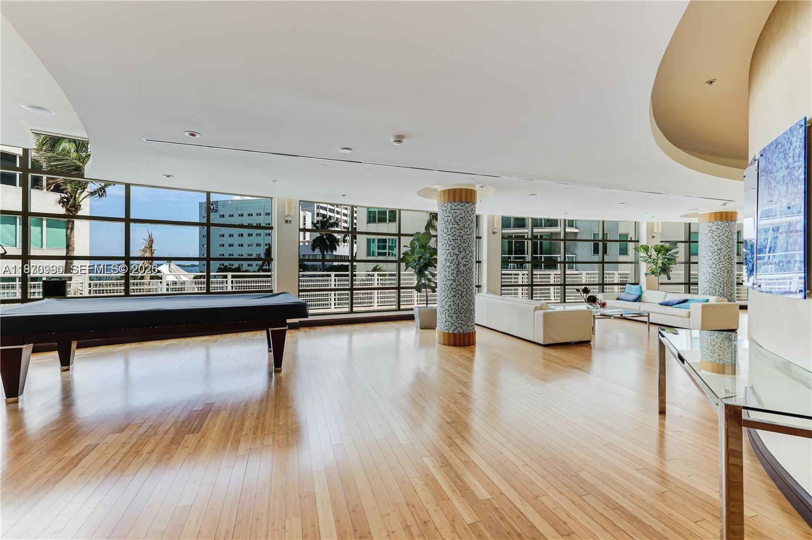 VIZCAYNE SOUTH CONDO - Residential