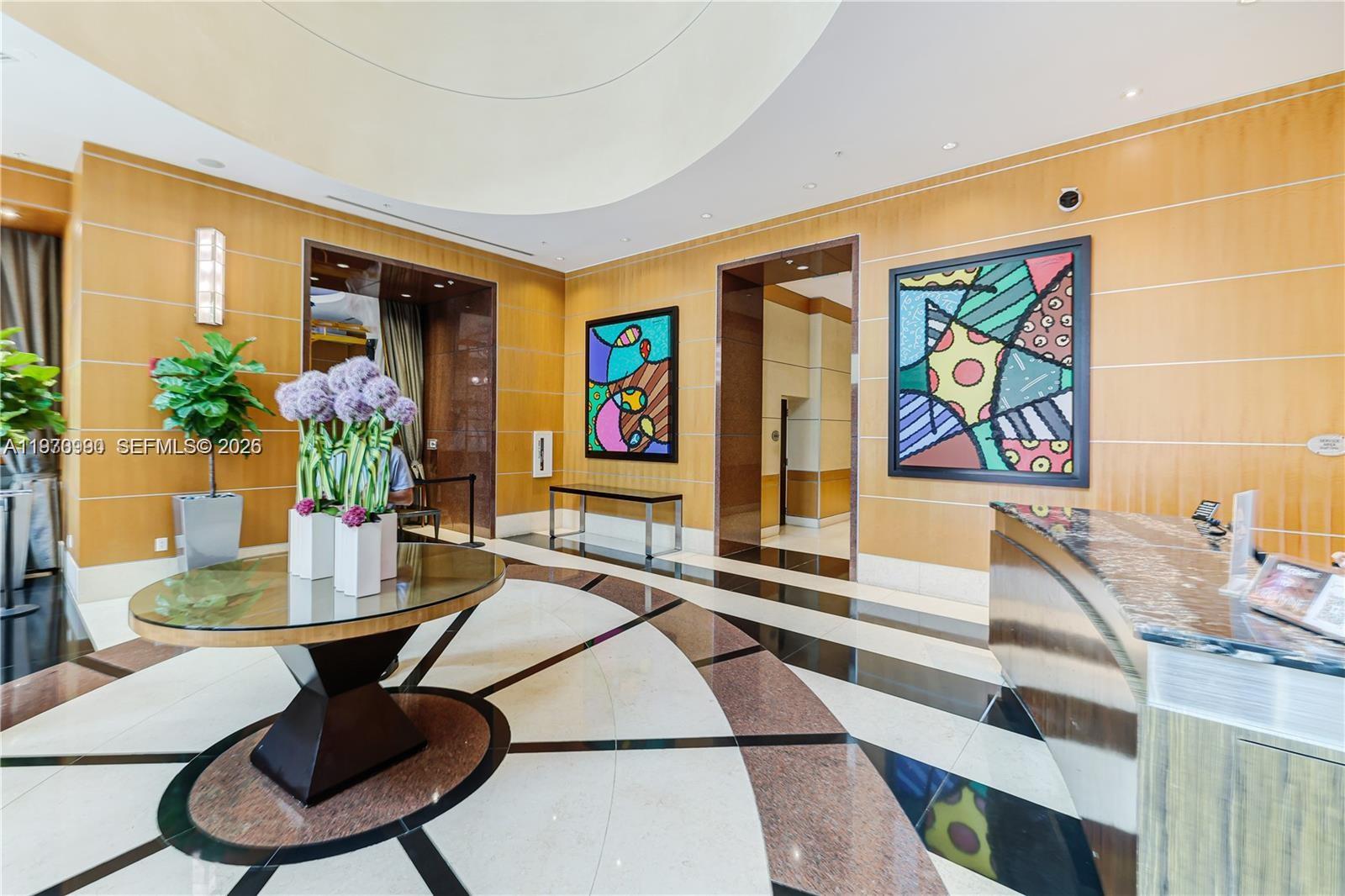 VIZCAYNE SOUTH CONDO - Residential