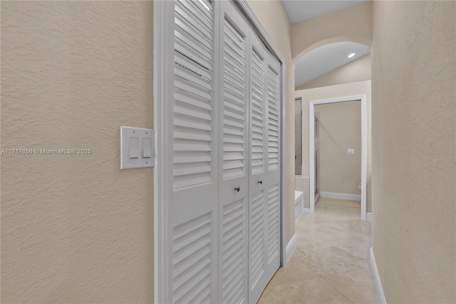 KEY LARGO NORTH - Residential