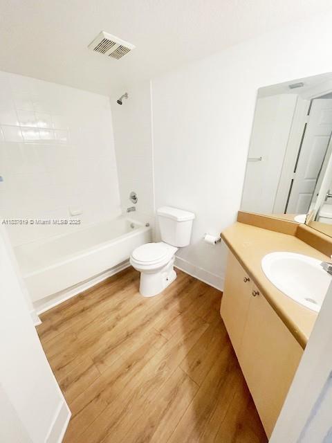 EMERALD ISLE AT LAGUNA LA - Residential Lease