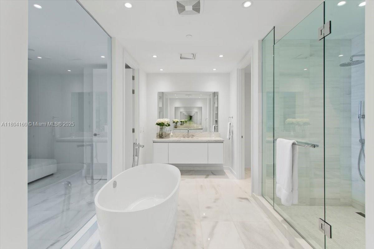 EDGEWATER - Residential
