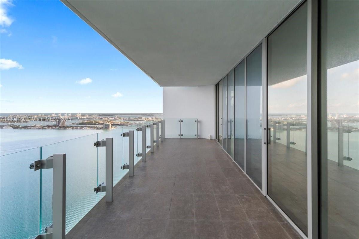 EDGEWATER - Residential