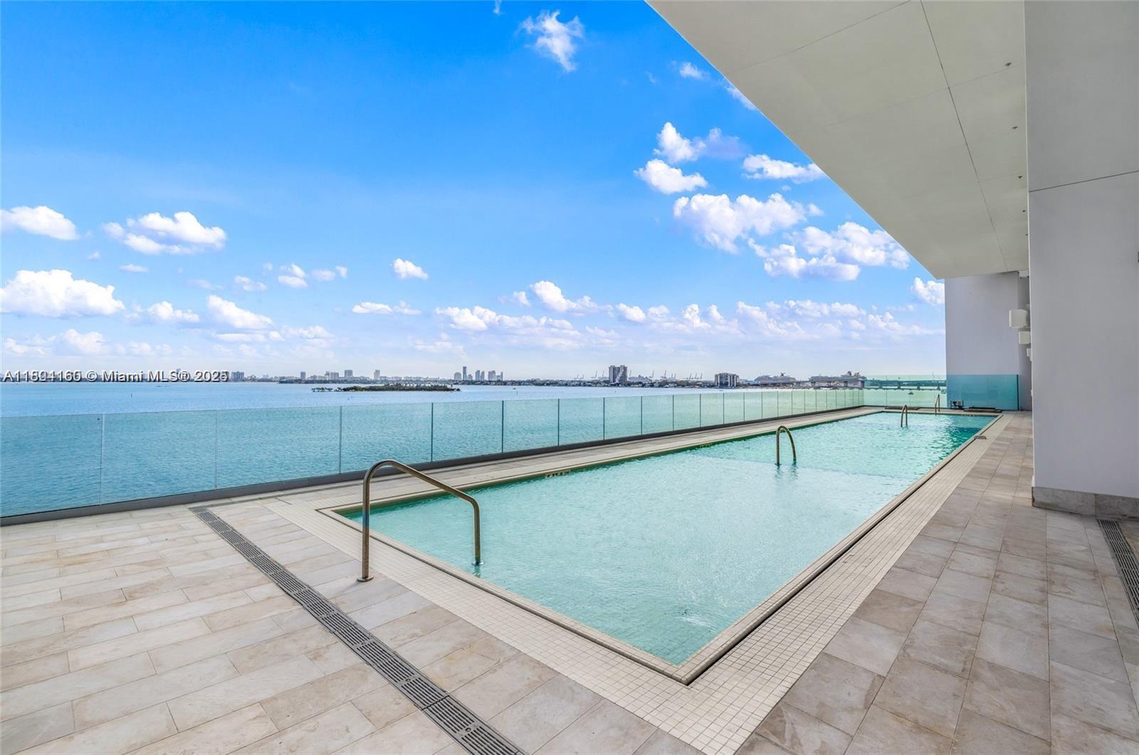 EDGEWATER - Residential