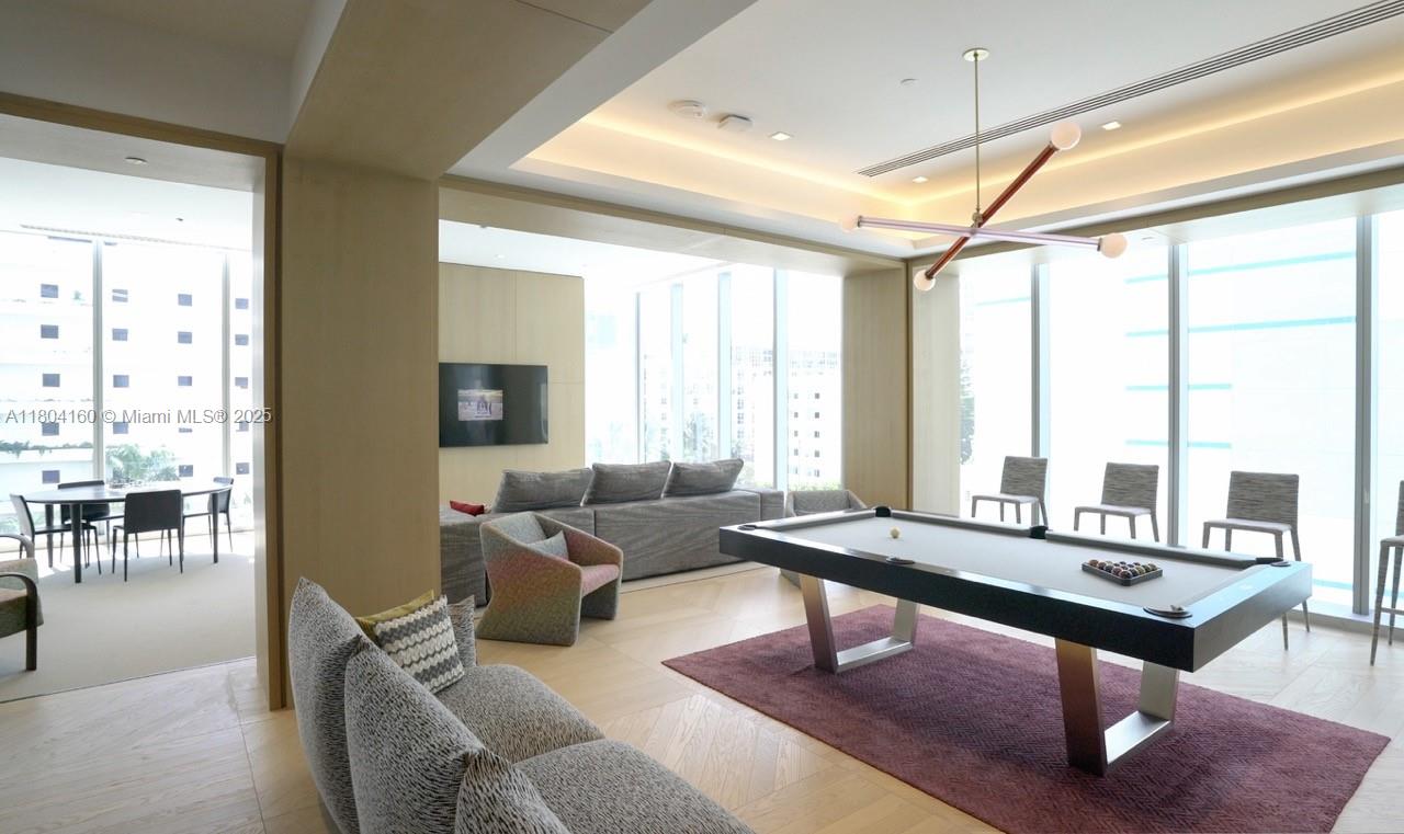 EDGEWATER - Residential