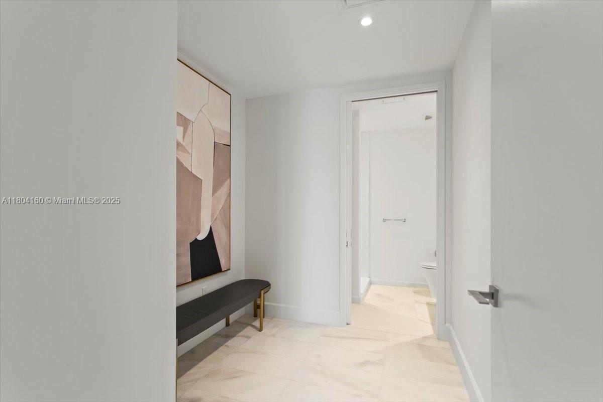EDGEWATER - Residential
