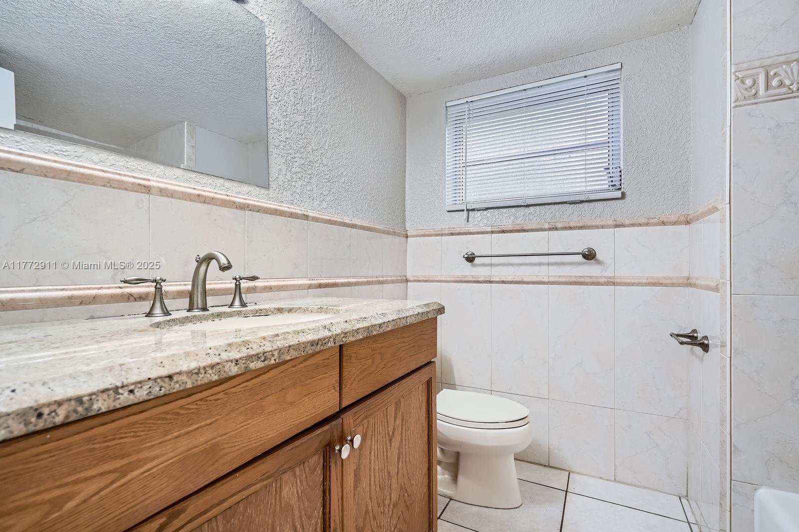 MIRROR LAKE ESTATES SEC T - Residential