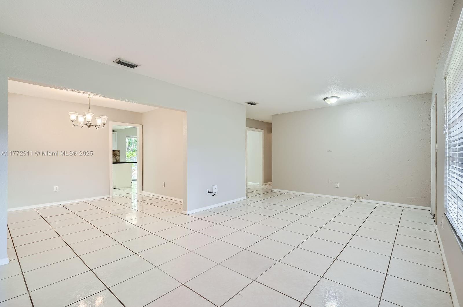 MIRROR LAKE ESTATES SEC T - Residential