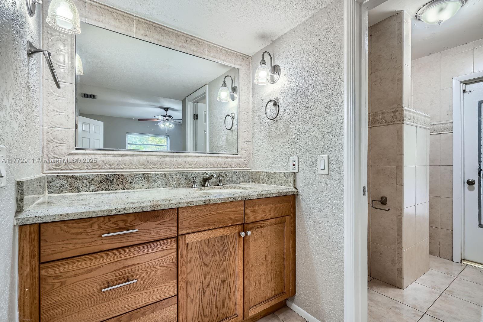 MIRROR LAKE ESTATES SEC T - Residential