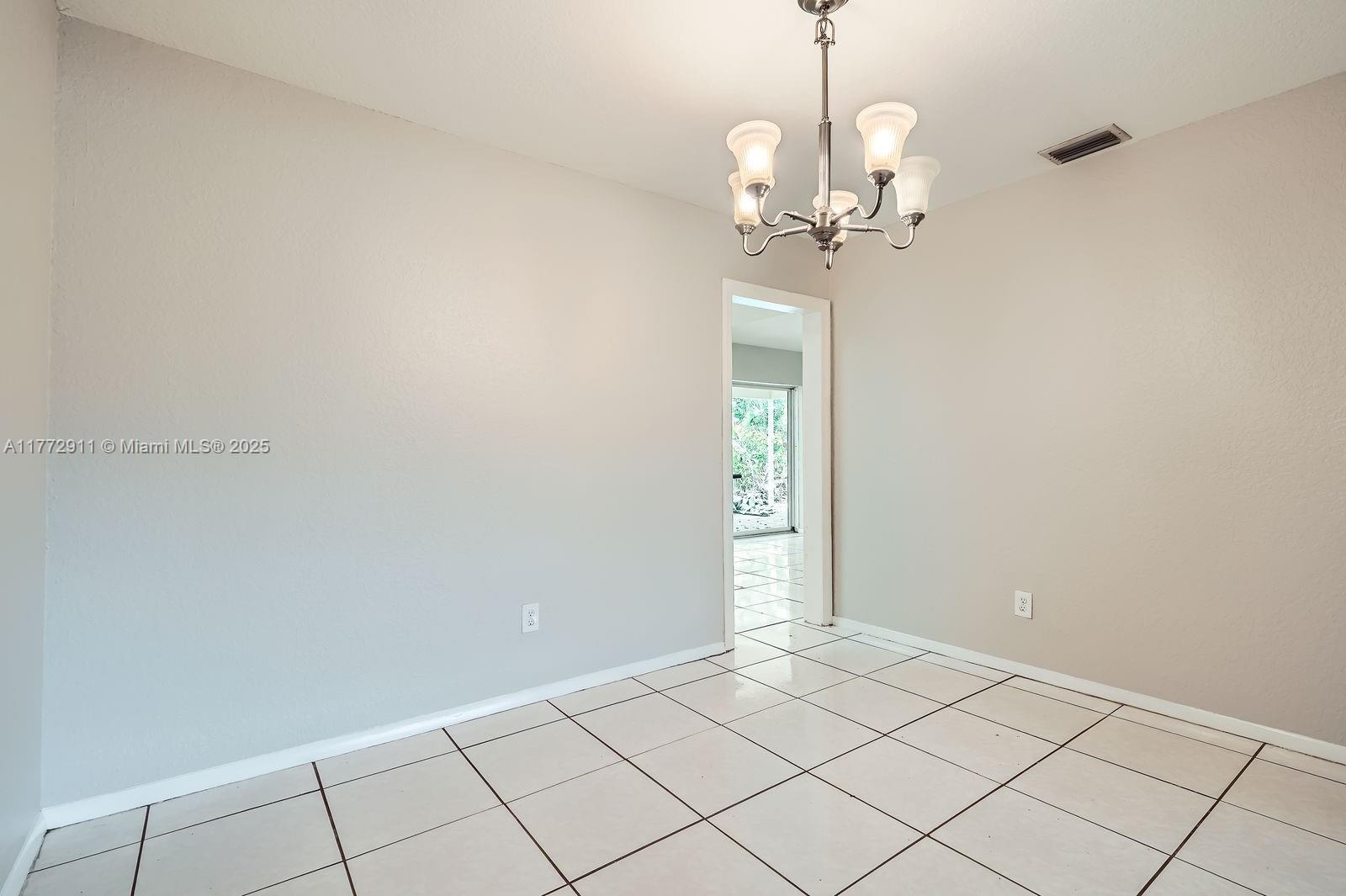 MIRROR LAKE ESTATES SEC T - Residential