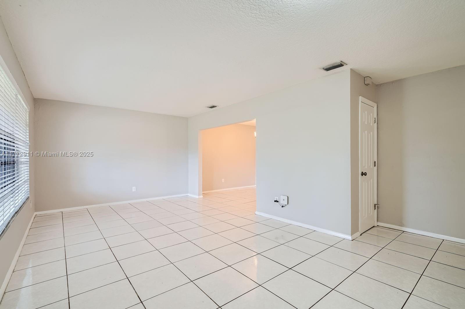 MIRROR LAKE ESTATES SEC T - Residential