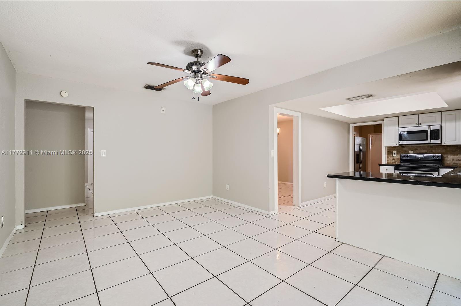 MIRROR LAKE ESTATES SEC T - Residential