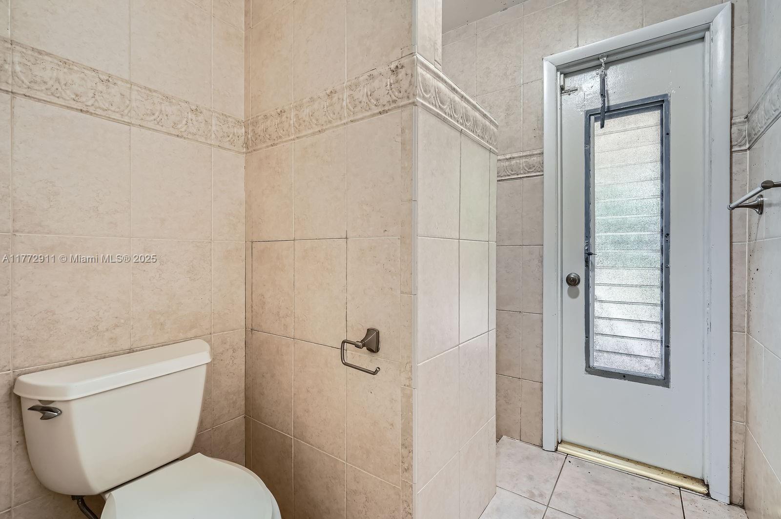 MIRROR LAKE ESTATES SEC T - Residential