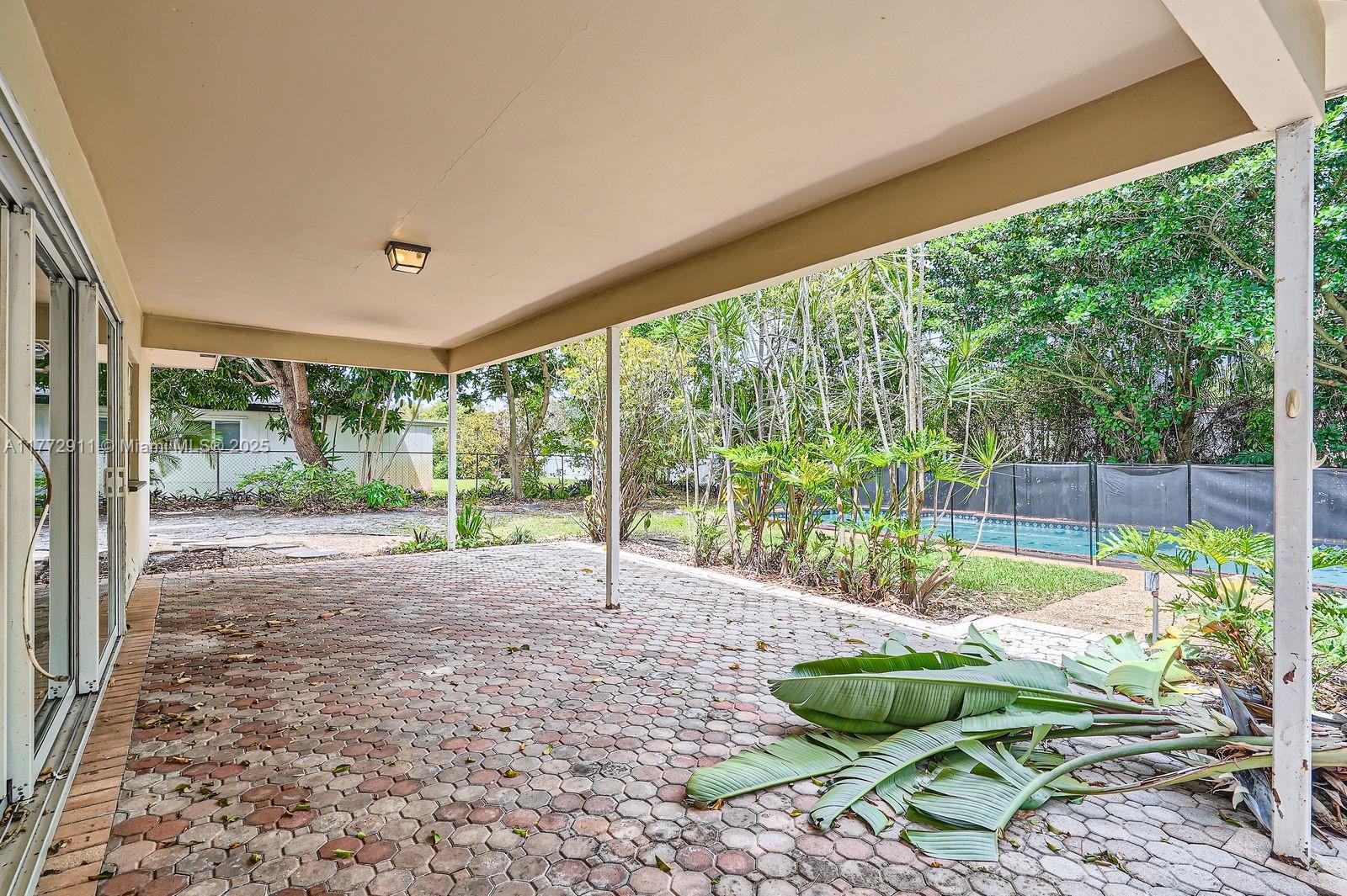 MIRROR LAKE ESTATES SEC T - Residential
