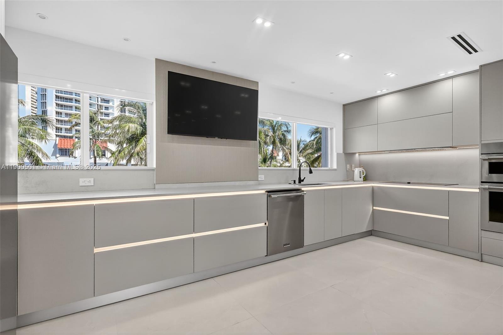 EASTERN SHORES 2ND ADDN - Residential