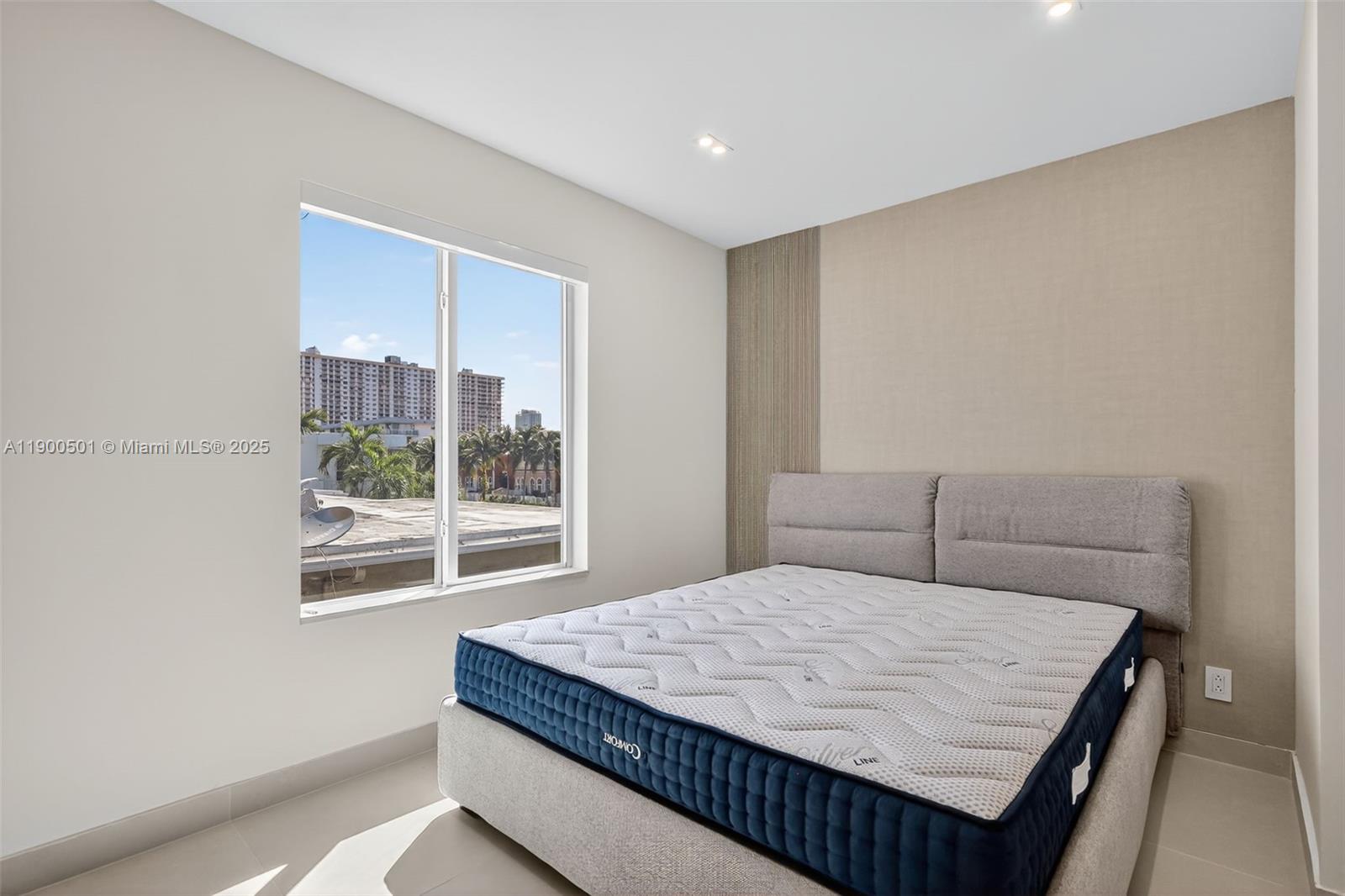 EASTERN SHORES 2ND ADDN - Residential