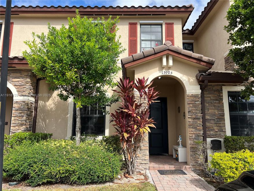 Beautiful Villa in Gardens by the Hammocks
Charming and spacious 2-bedroom, 2.5-bath villa with tile floors downstairs and carpet upstairs. Features include granite countertops, wood kitchen cabinets, stainless steel appliances, and in-unit washer/dryer. Enjoy a private enclosed patio—perfect for BBQs—and two assigned parking spaces.
Community amenities include a pool and kids’ playground. Conveniently located near the Turnpike, shopping, and restaurants.