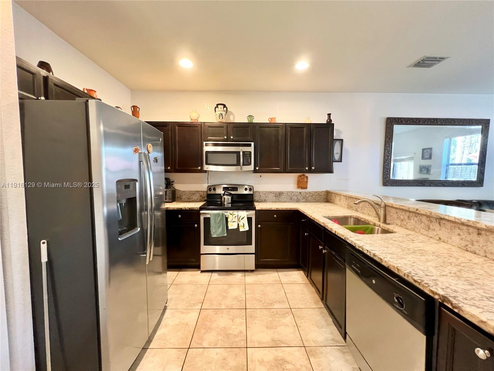 GARDEN ESTATES AT THE HAM - Residential