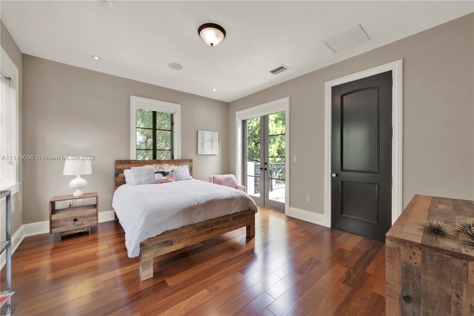 CORAL GABLES C C SEC 3 - Residential