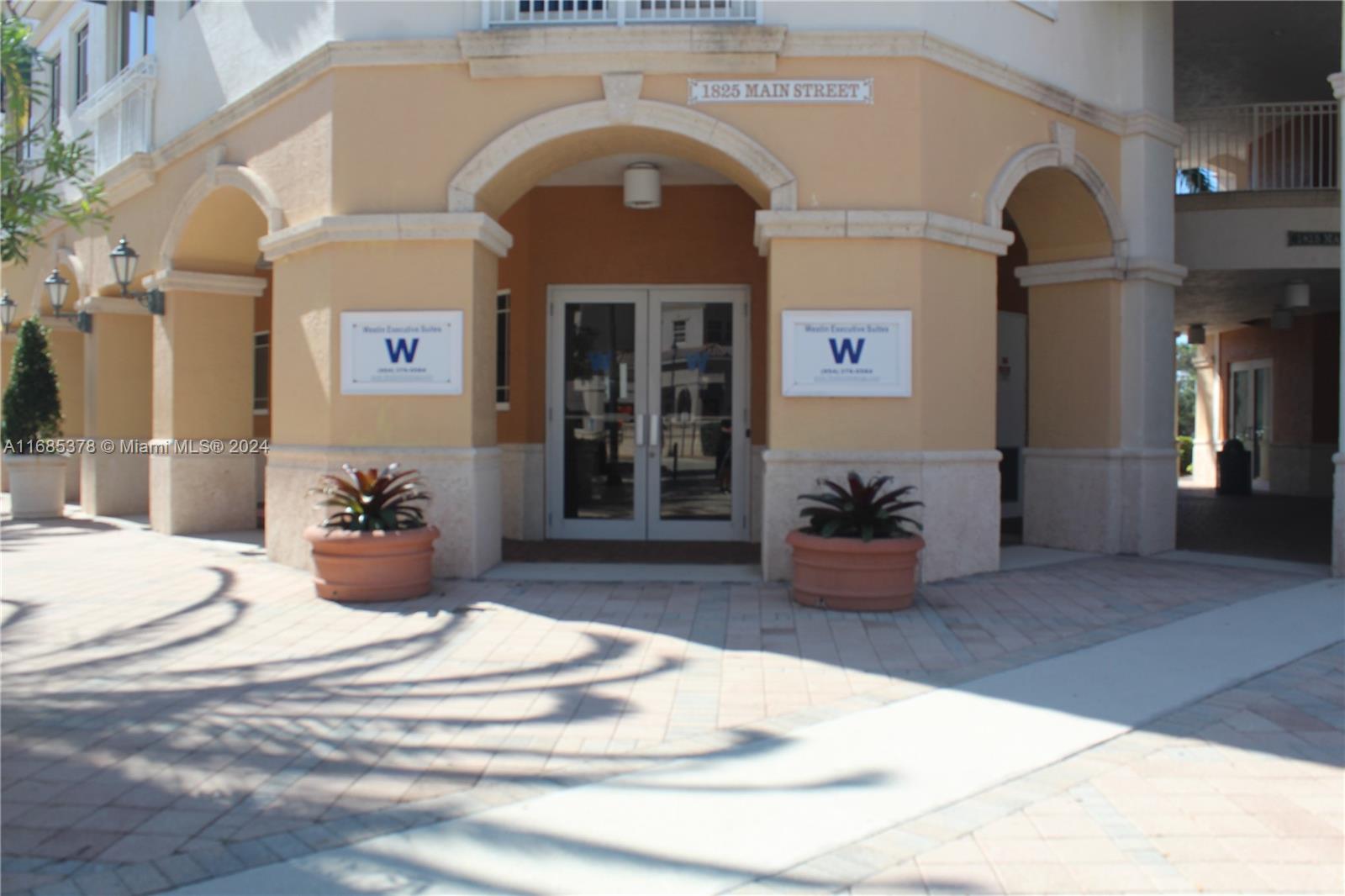 1825 Main St 31