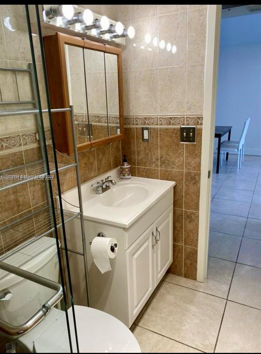 HEMISPHERES CONDO - Residential