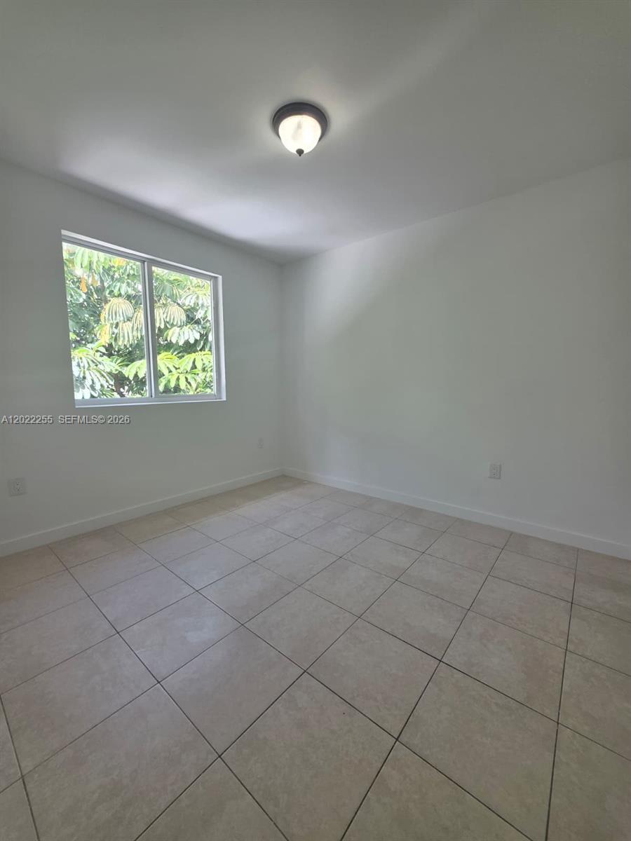 View photos, virtual tours, details... 829 SW 3rd St 831