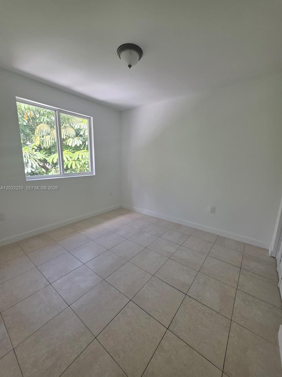 View photos, virtual tours, details... 829 SW 3rd St 831