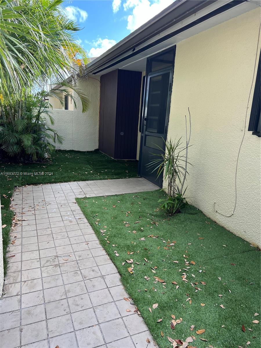 KENDALE LAKES NORTH SEC 1 - Residential