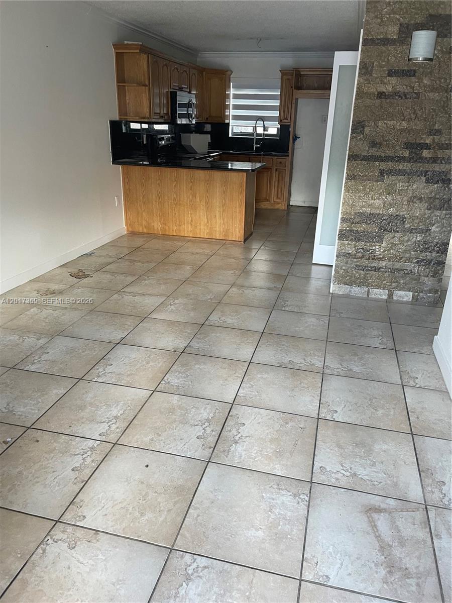 2332 W 56th St 7