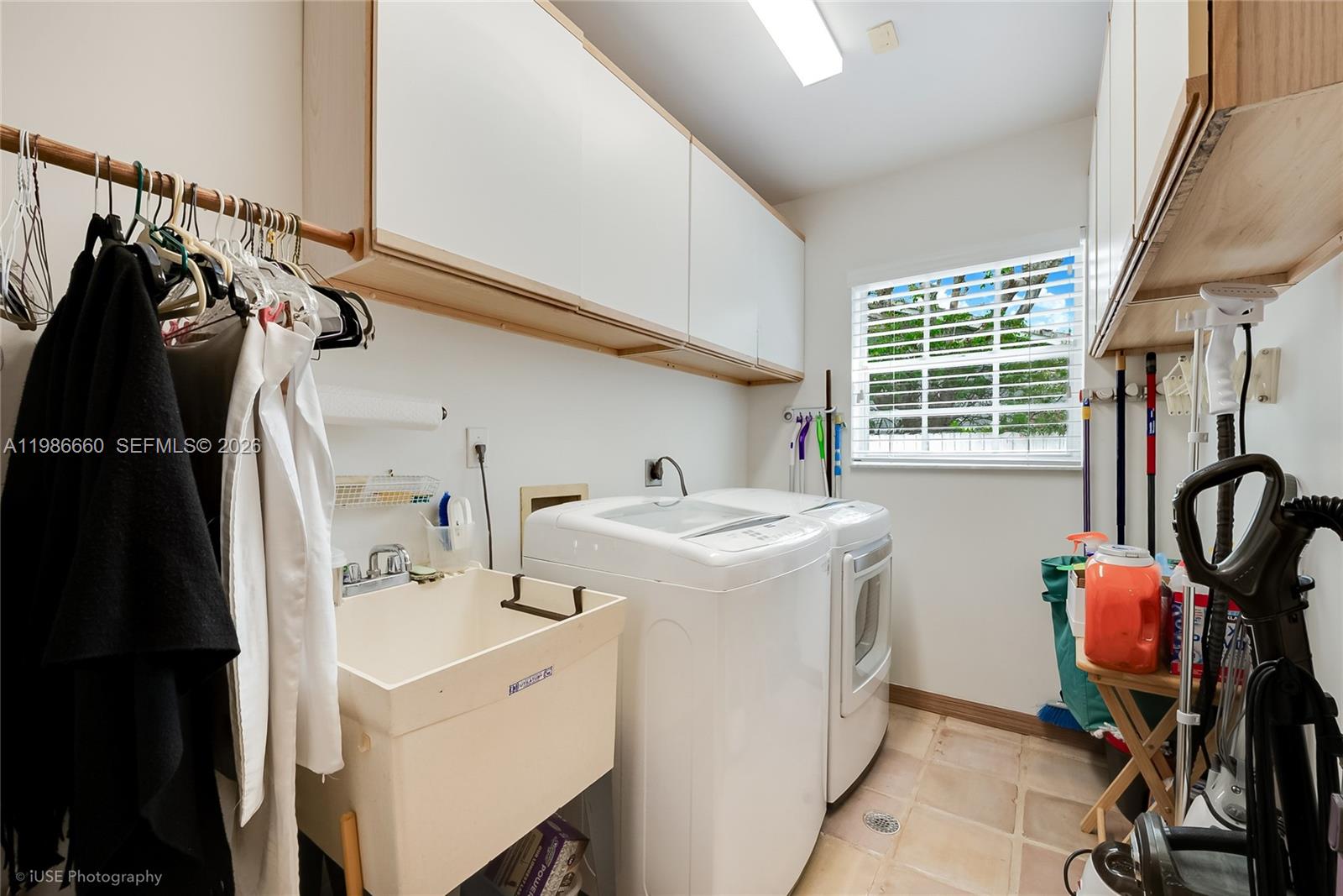 PINEWOOD ESTATES - Residential