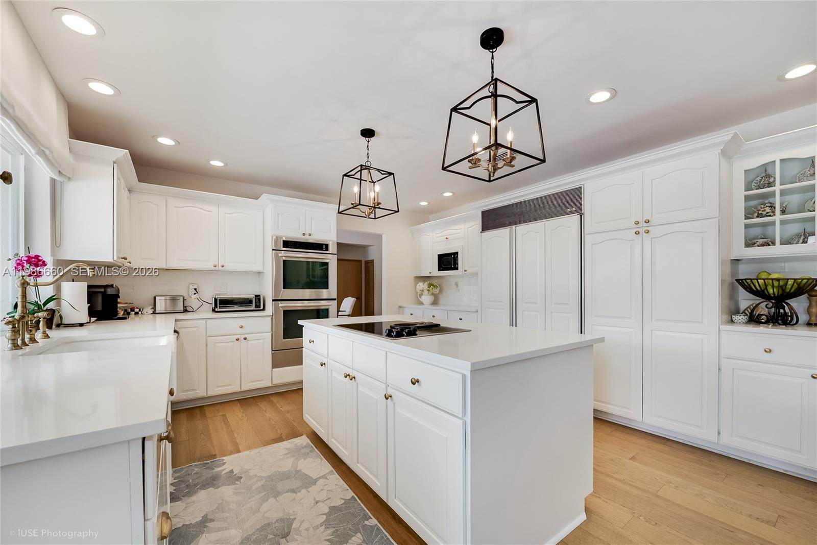 PINEWOOD ESTATES - Residential