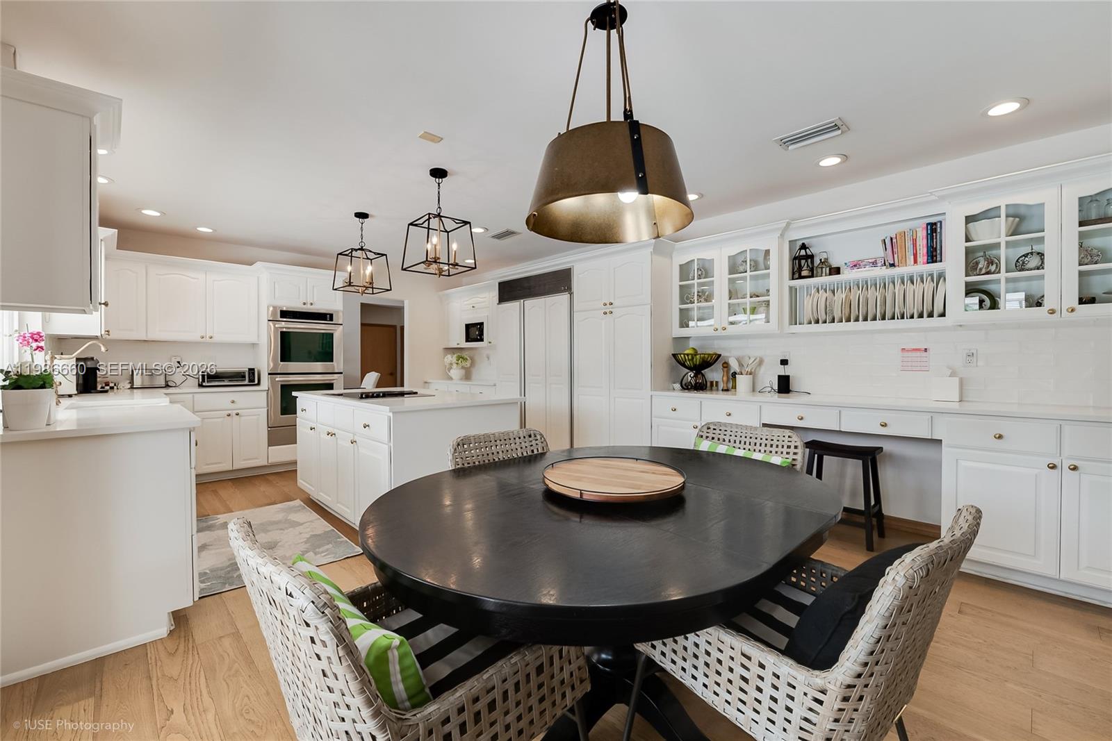 PINEWOOD ESTATES - Residential