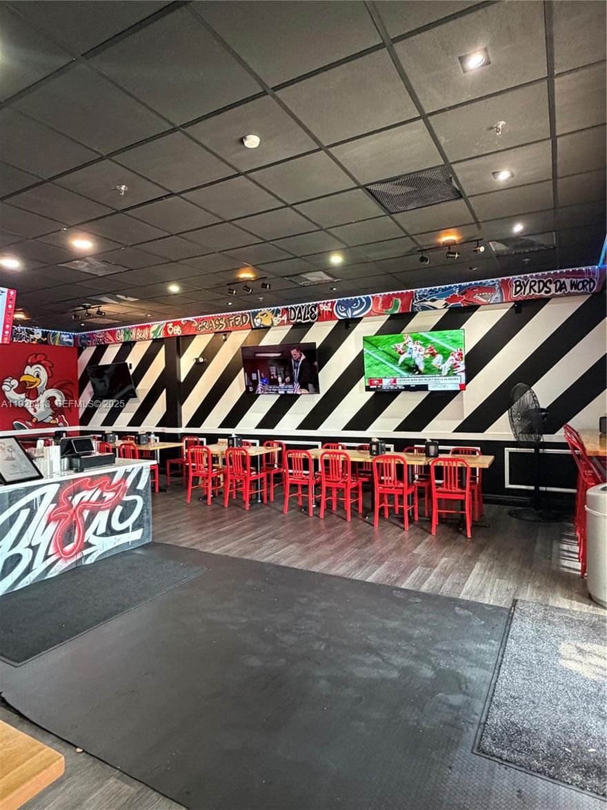 Fully build-out and currently operating restaurant at Boynton  Beach ,Waiting for you to be a  Successful Owner .