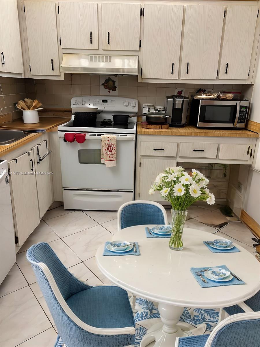 COURTYARDS OF BROWARD CON - Residential