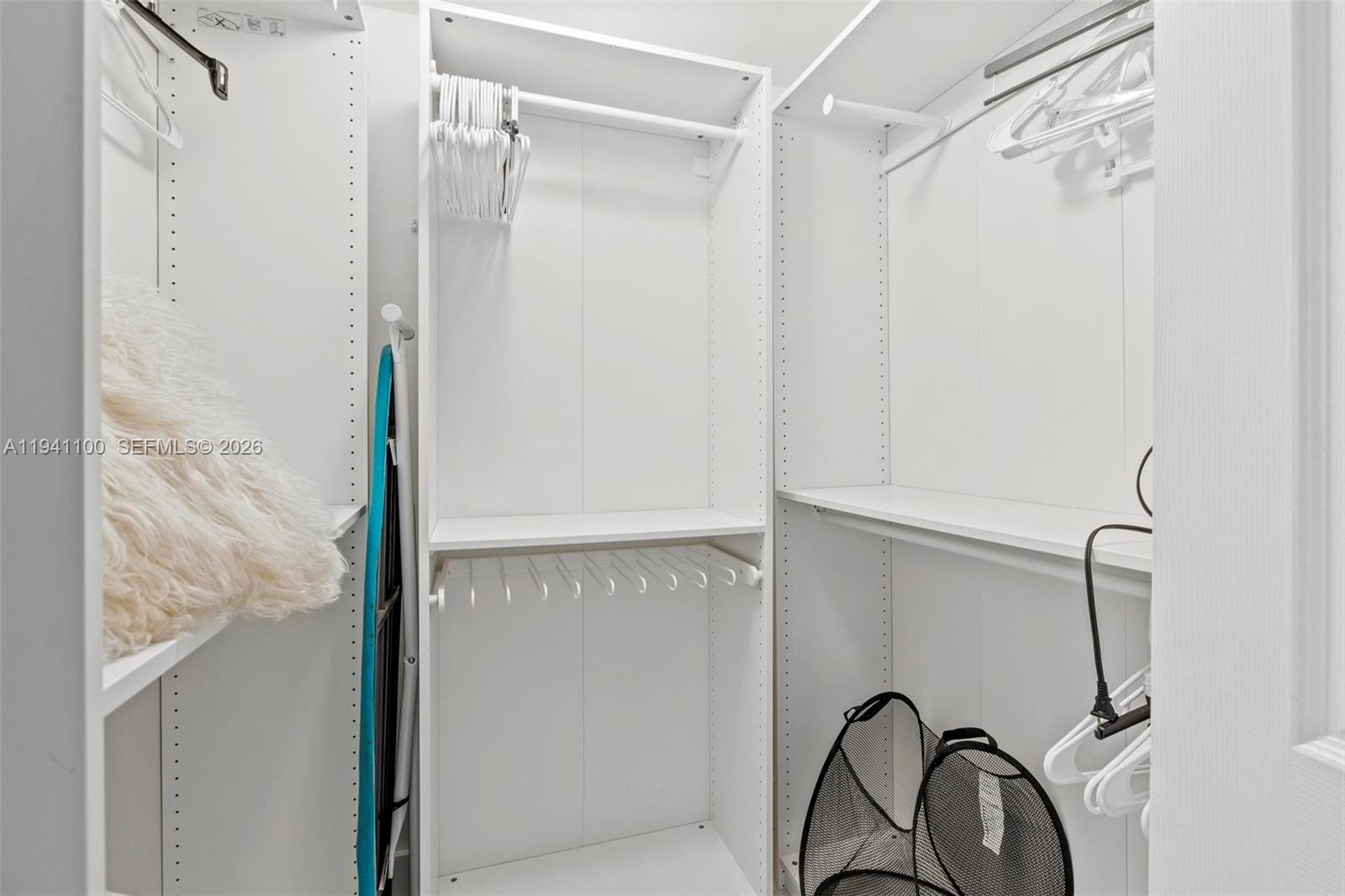 PORTO BELLAGIO CONDO - Residential