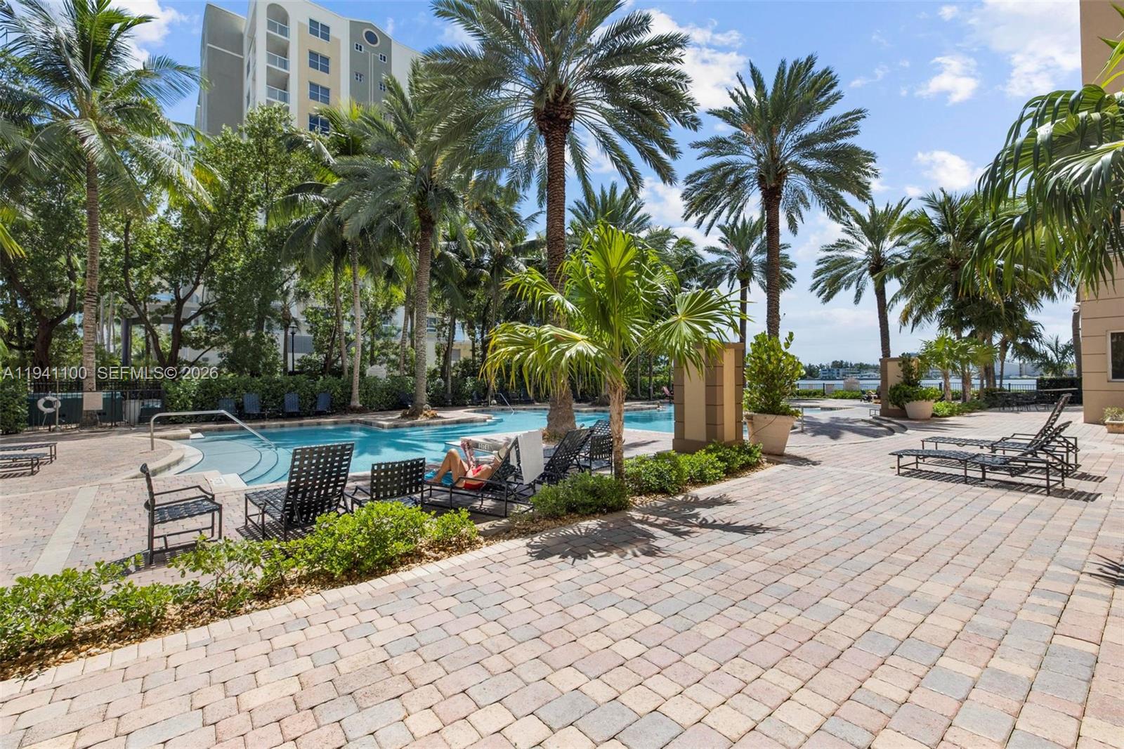 PORTO BELLAGIO CONDO - Residential