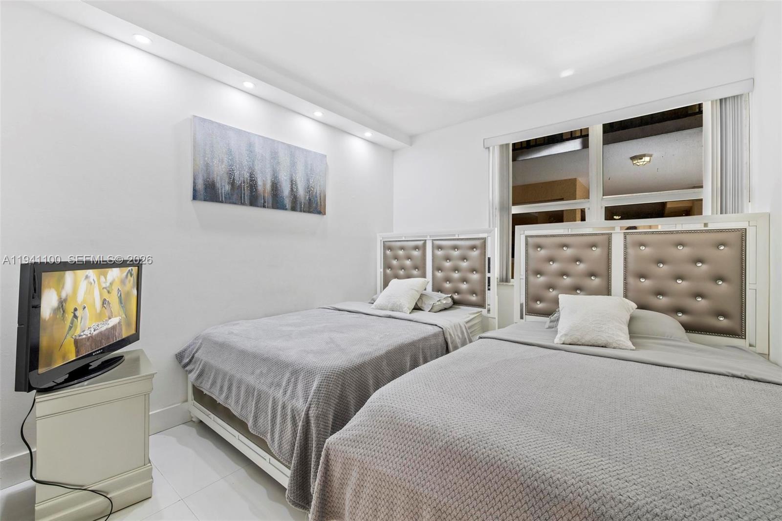 PORTO BELLAGIO CONDO - Residential