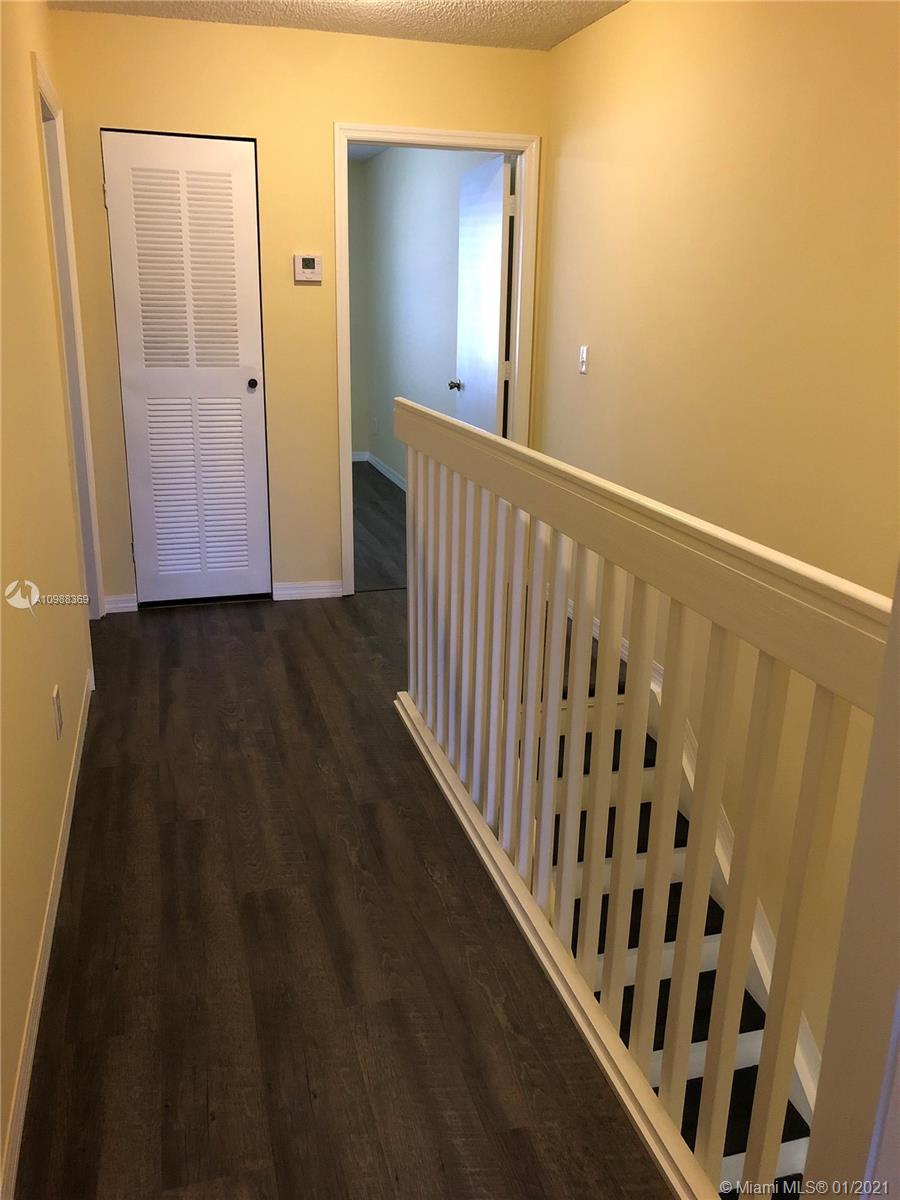 PELICAN POINT - Residential