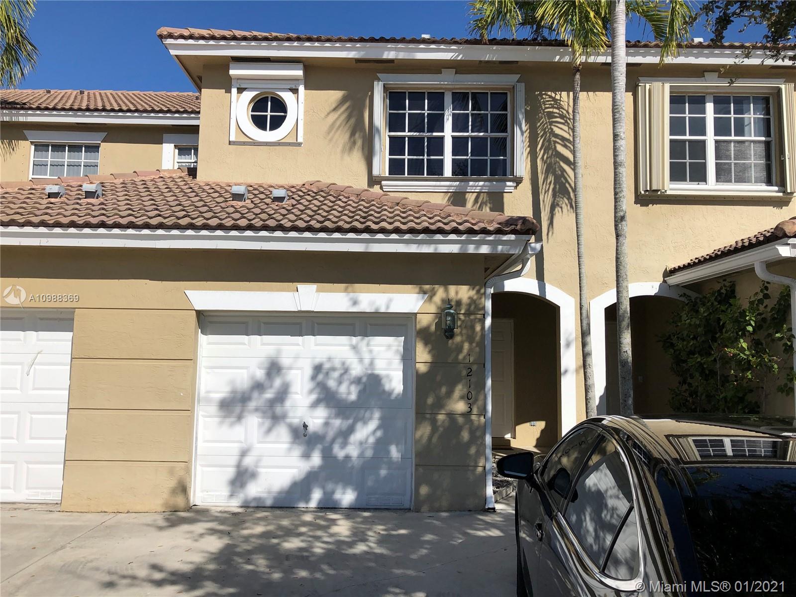 PELICAN POINT - Residential