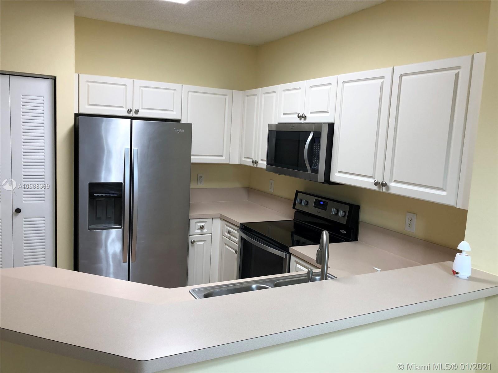 PELICAN POINT - Residential