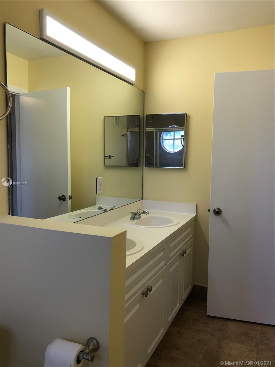 PELICAN POINT - Residential