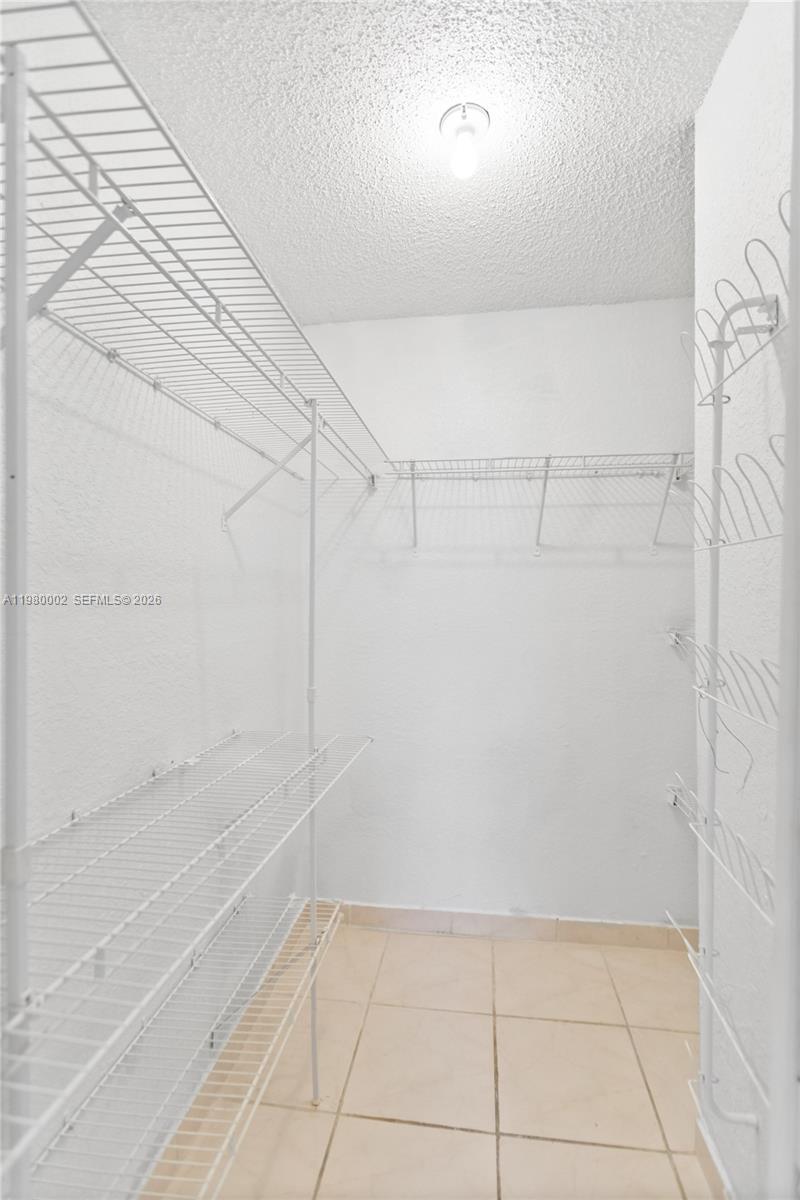 LAKEVIEW GARDENS AT MIAMI - Residential