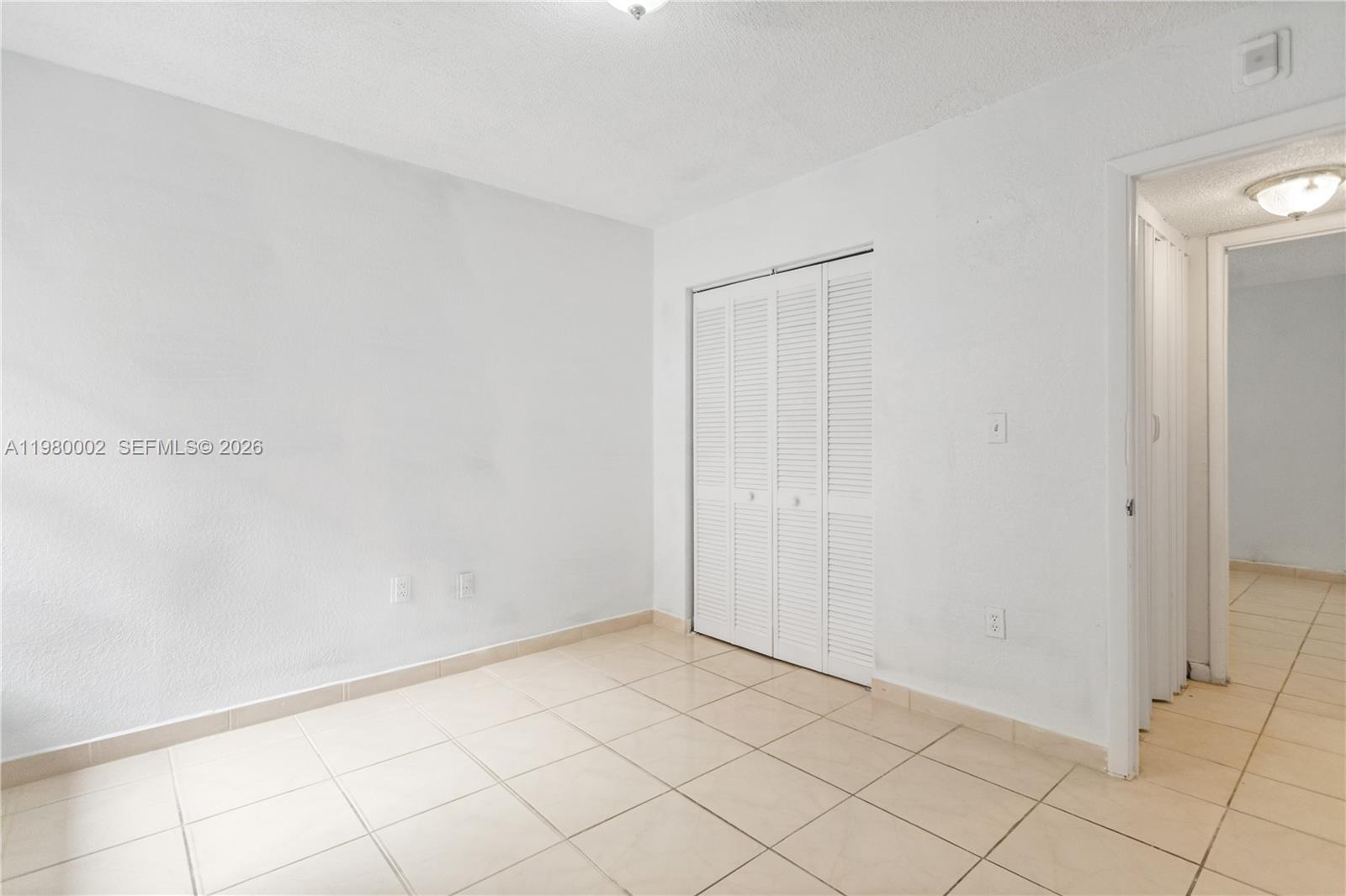 LAKEVIEW GARDENS AT MIAMI - Residential